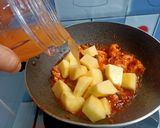 Foto langkah ke 5 dari resep Semur Ayam Kentang.