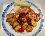 Foto del paso 3 de la receta: Pollo de corral al horno con patatas