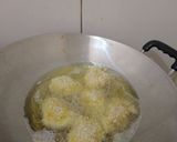 Foto langkah ke 6 dari resep Roti Goreng Crispy Sederhana Tanpa Mixer.