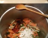 Zöldséges brokkoli leves daragaluskával recept fázis 2 fotója