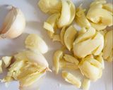 Hình bước làm 2 của món Mực ống rim me chua ngọt