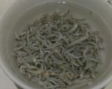Foto langkah ke 2 dari resep Tumis Daun Pepaya, Garo dan Teri.