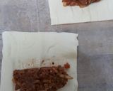 Foto langkah ke 2 dari resep Puff Pastry Beef Spicy.