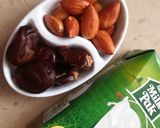 A picture of step 1 of Almonds n Dates Milkshake.
