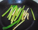 Foto del paso 5 de la receta: Cintas de calabacines 🥒al ajo🧄 con gambas 🦐