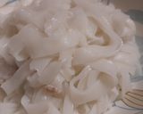 Hình bước làm 2 của món Phở gà từ mì lá tươi