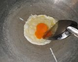 รูปขั้นตอนการทำที่ 3 ของ ข้าวผัดไข่ คีโต