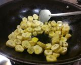 A picture of step 2 of Banana's korma.