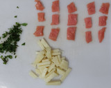 Foto del paso 2 de la receta: Tortilla de salmón y queso