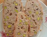 Foto del passaggio 3 della ricetta Pagnotta integrale di faro ai pistacchi di Bronte