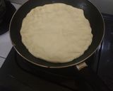 Foto langkah ke 3 dari resep Pizza teflon uenak.