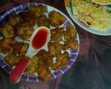 A picture of step 10 of Lauki chilka pakora with masala muri.