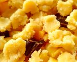 Une image de l'étape 4 de Crumble pommes bananes chocolat.