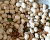 A picture of step 6 of Makhana Chiwda for Vrat.