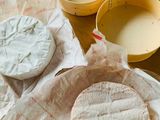 Ofenkäse im Kürbis