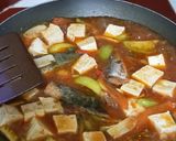 Foto langkah ke 5 dari resep Tumis Tahu Sarden.