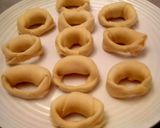 Foto del paso 3 de la receta: Panecitos Fritos con Queso 🧀