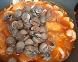Foto langkah ke 3 dari resep Seafood Pedas Asam Manis.
