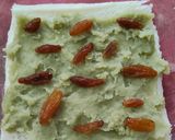 Foto langkah ke 10 dari resep Roti Gulung Crispy Vla Matcha.
