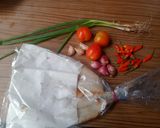 Foto langkah ke 1 dari resep Tumis Ikan Asin Jambal Roti.