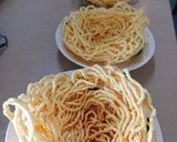 Hình bước làm 1 của món Mì xào giòn sauce me