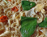 Foto langkah ke 4 dari resep Indomie Dok-Dok Kuah Pedas.