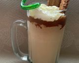 A picture of step 5 of Candi Milkshake.