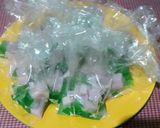 Foto langkah ke 3 dari resep Es lilin susu montok.