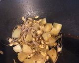รูปขั้นตอนการทำที่ 3 ของ ผัดถั่วงอกหัวโตเต้าหู้ไข่ทอด+ไก่ฉีก