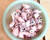 Foto langkah ke 1 dari resep Salty squid in green chili.