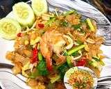Foto langkah ke 3 dari resep Mie tiaw goreng seafood.