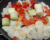 Foto del paso 2 de la receta: Cogote de merluza con hortalizas, sabor Cookpad