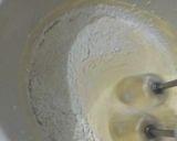 Foto langkah ke 4 dari resep Cup Cake Vanila.