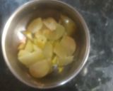 A picture of step 2 of Pudina amla chutney.