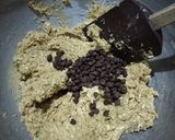 Foto langkah ke 5 dari resep Oat Choco Cheese Cookies.
