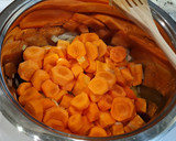 Foto del paso 2 de la receta: Crema de boniatos, zanahorias y judías verdes