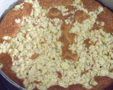 Foto del paso 3 de la receta: Bizcocho de yogur con crumble de naranjas sanguinas