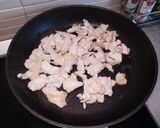 Foto del passaggio 4 della ricetta Pollo alle mandorle