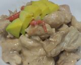 Foto del paso 7 de la receta: Pollo🍗en salsa🥯de queso🧅🫑🧄