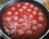 Foto del passaggio 4 della ricetta Polpette al Sugo