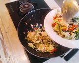 Foto langkah ke 6 dari resep Tumis Kembang Tahu Campur Sayur.