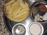 ગાર્લિક પોટેટો વેજીસ (Garlic Potato Wedges Recipe In Gujarati)
