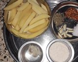 ગાર્લિક પોટેટો વેજીસ (Garlic Potato Wedges Recipe In Gujarati) રેસીપી સ્ટેપ1ફોટો