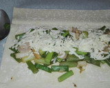 Foto del paso 4 de la receta: Hojaldre con espárragos y ajos