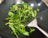 Foto langkah ke 3 dari resep Tumis Kangkung Sederhana.