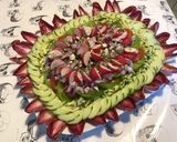 Une image de l'étape 18 de Salade composée multicolore (céleri,tomates,courgette,oignon,radis,concombre,champignons,endives).
