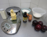 Foto del paso 1 de la receta: Torta de ciruelas frescas y  yogurt