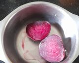 A picture of step 1 of Beetroot Tomato Curry.