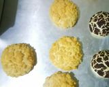 Foto langkah ke 10 dari resep Soboro Ppang 소보로빵 (Korean Streusel Bread).