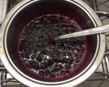 A picture of step 5 of Cake with Blueberry Panna Cotta and Mixed Berries.